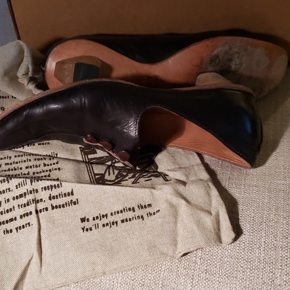 100% leather...upper in great condition - Picture 3 of 5